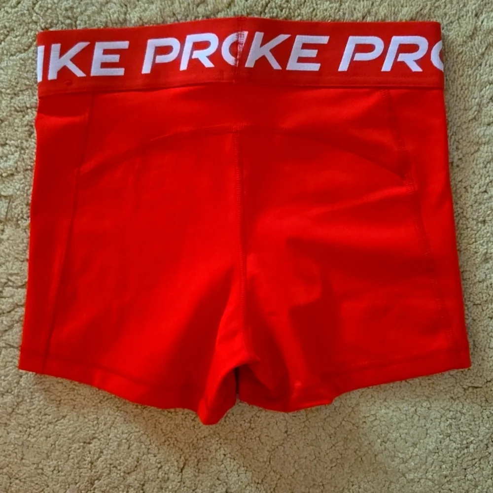 Nike Pro Shorts - Picture 4 of 4